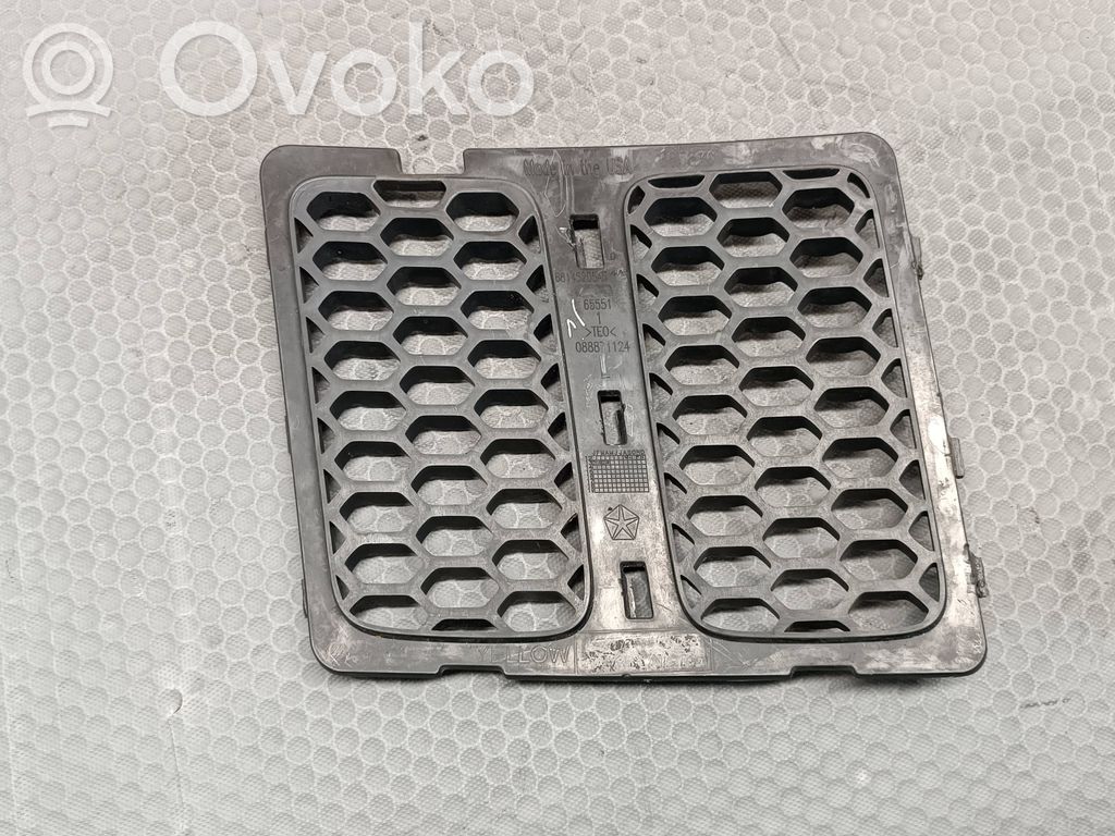 Jeep Grand Cherokee Front bumper upper radiator grill 