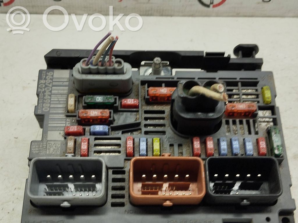 Citroen C4 I Picasso Fuse module 