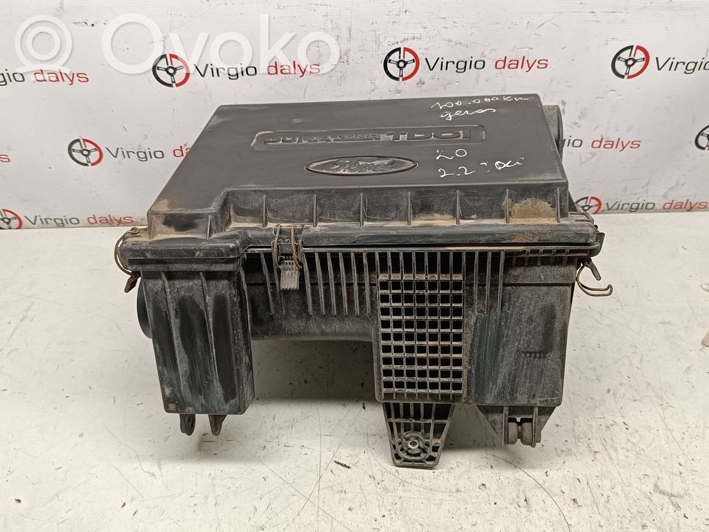 Air filter box   6899538,6C119600A