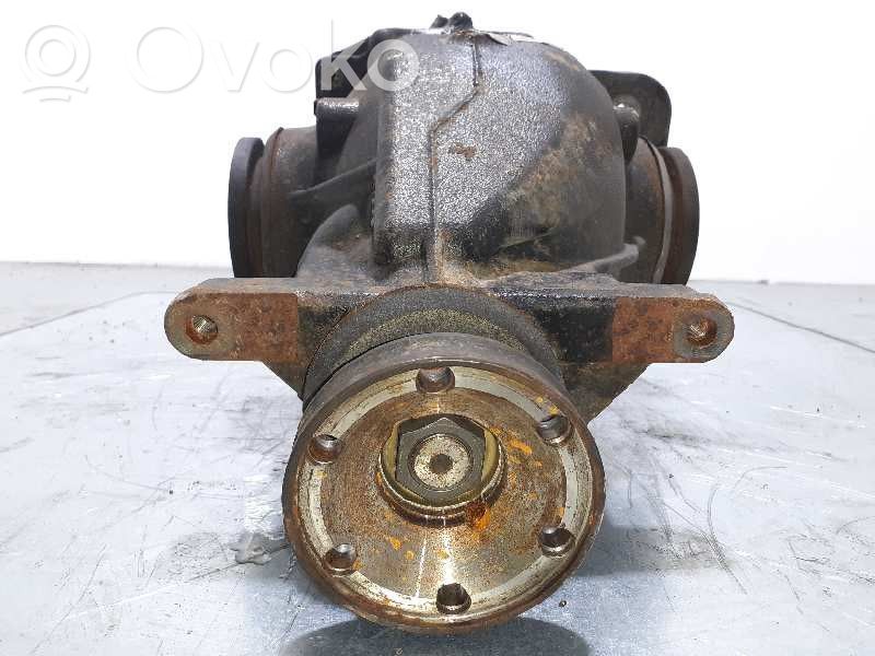 BMW 7 E65 E66 Galinis reduktorius 