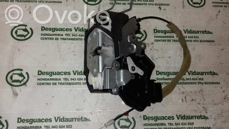 Mazda 5 Front door lock 
