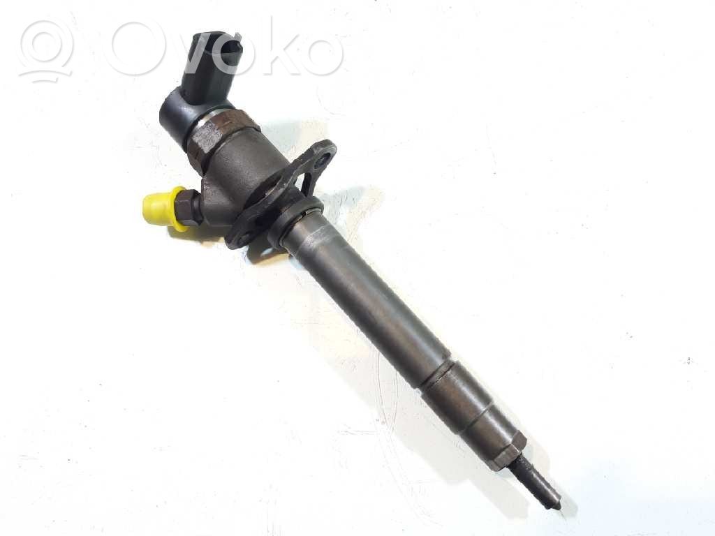 Inyector de combustible   8658352,0445110078