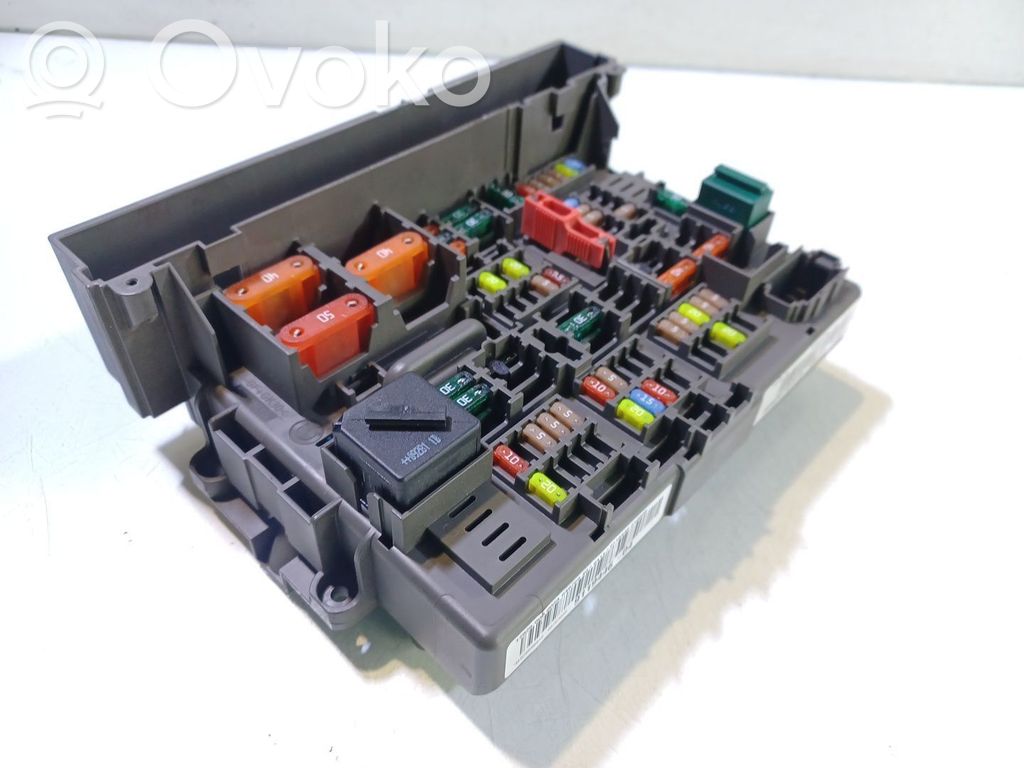 Drošinātāju bloks   911944604,28332291030101