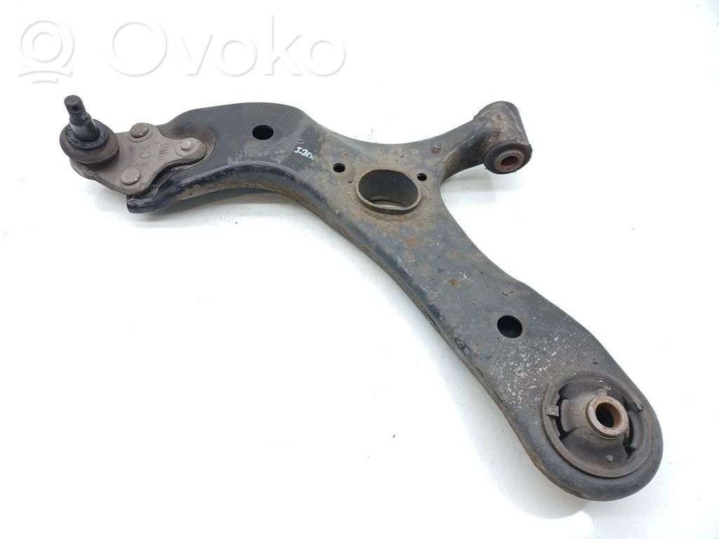 Toyota Verso Querlenker vorne 