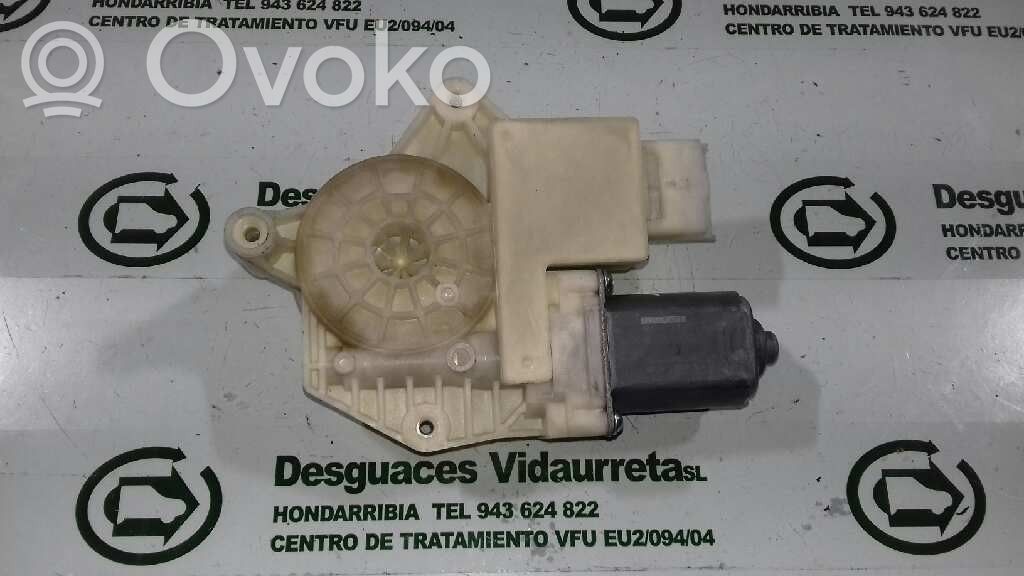 Nissan Qashqai Silnik regulatora szyby drzwi przednich