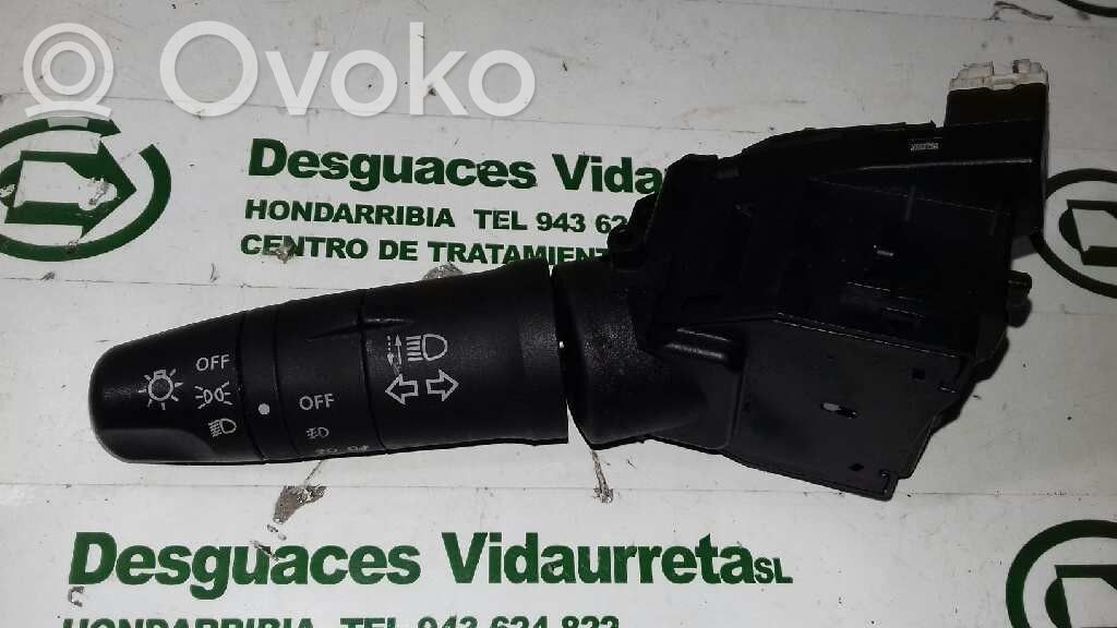 Nissan X-Trail T30 Interruptor de control del panel de luces 