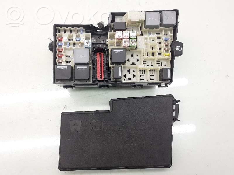 Módulo de fusible   1842390,F1FT14K733HHA,AV6T14A067AD