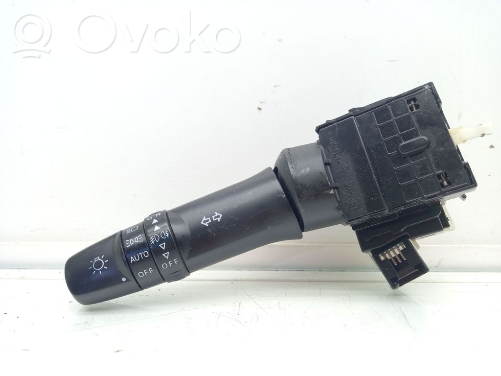 Interruptor de control del panel de luces   17G688