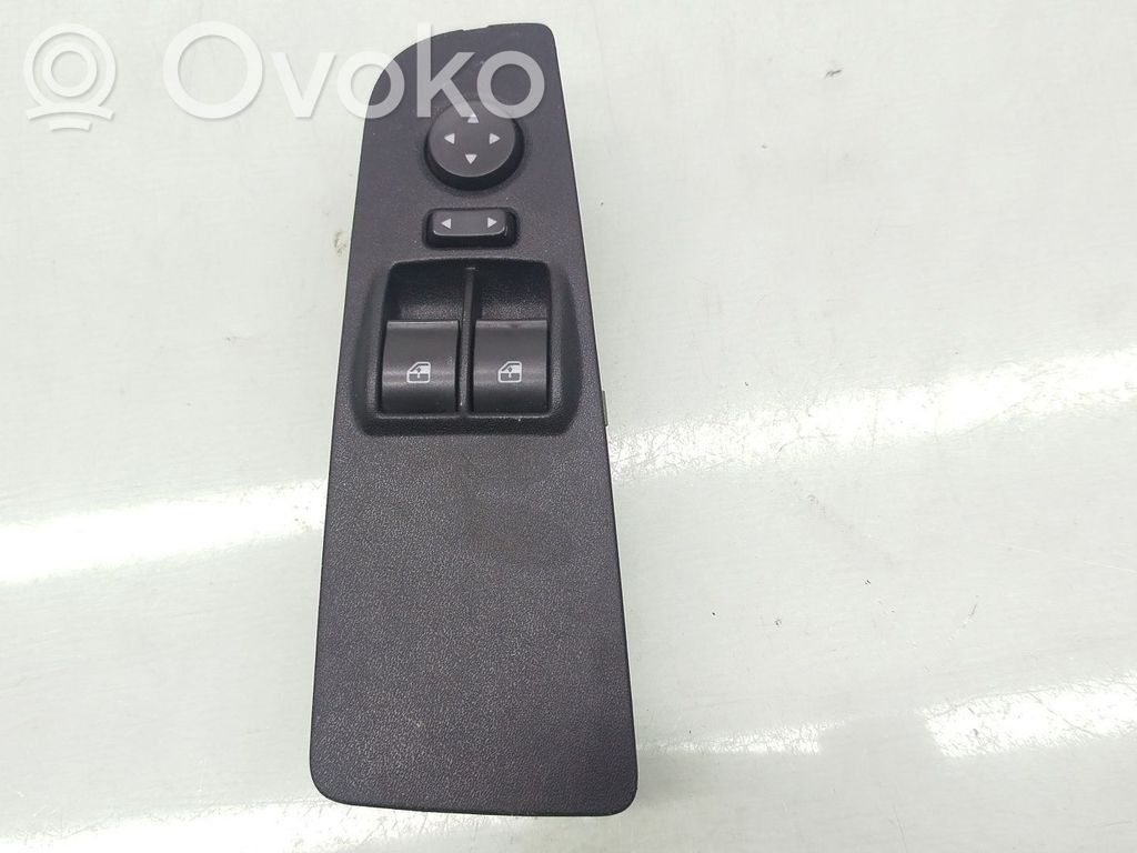 Electric window control switch   05608C144