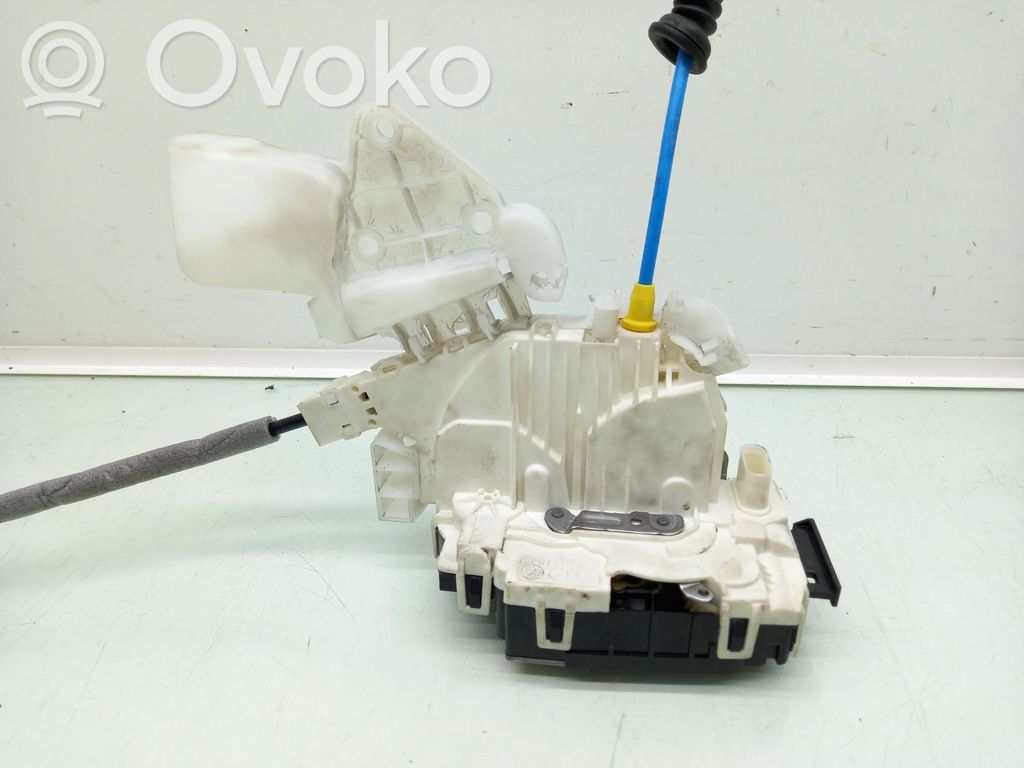 Etuoven lukko