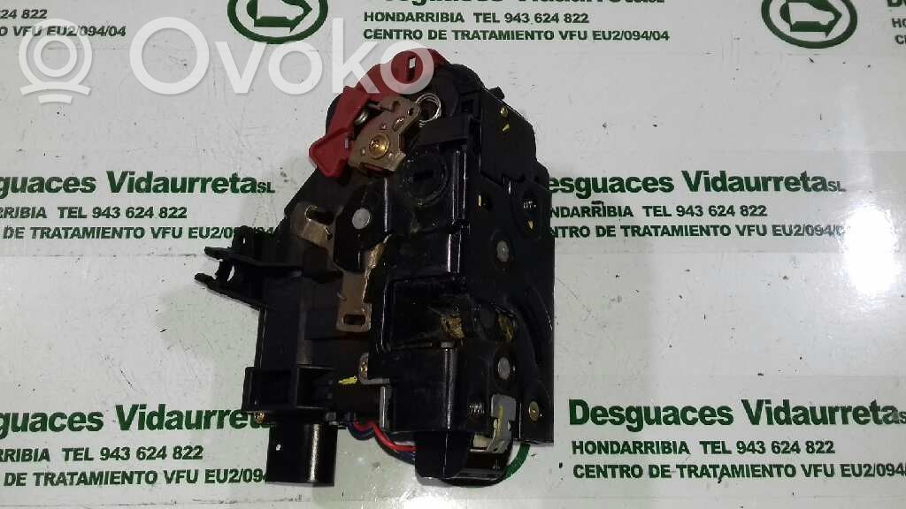 Audi A2 Serratura portiera posteriore 