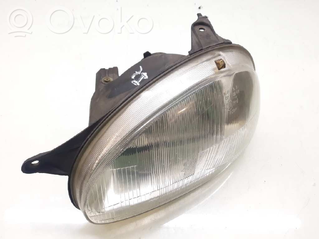 Opel Corsa B Etu-/Ajovalo 