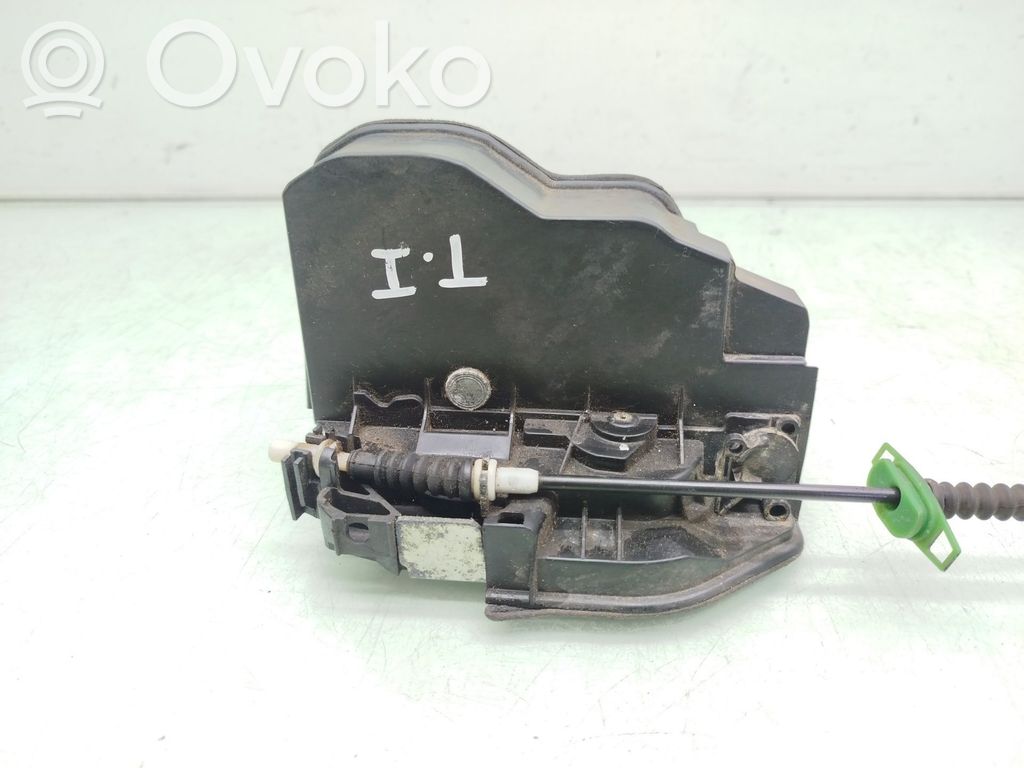 Takaoven lukko   51227202147,7167075