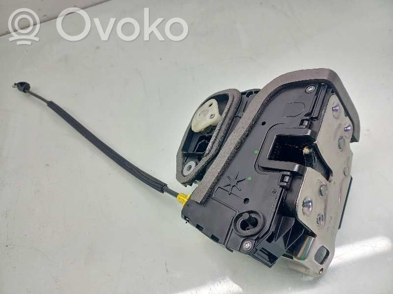 Opel Astra K Rear door lock 