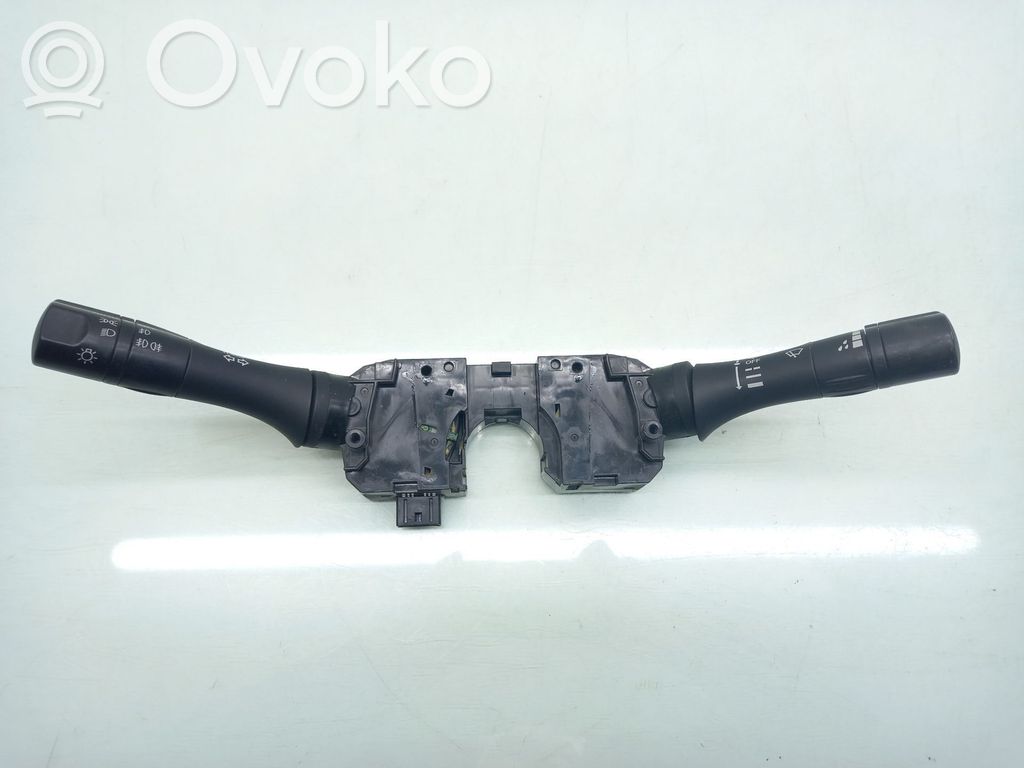 Nissan Navara D23 Interruptor de control del panel de luces 