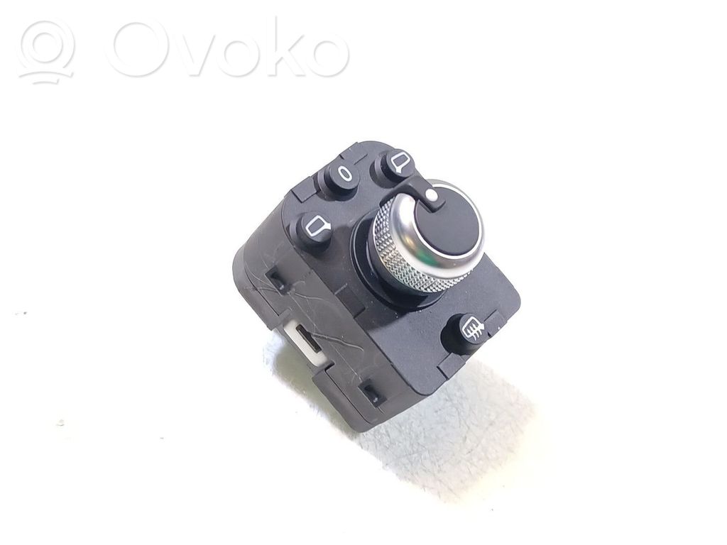 Audi Q3 F3 Wing mirror switch 