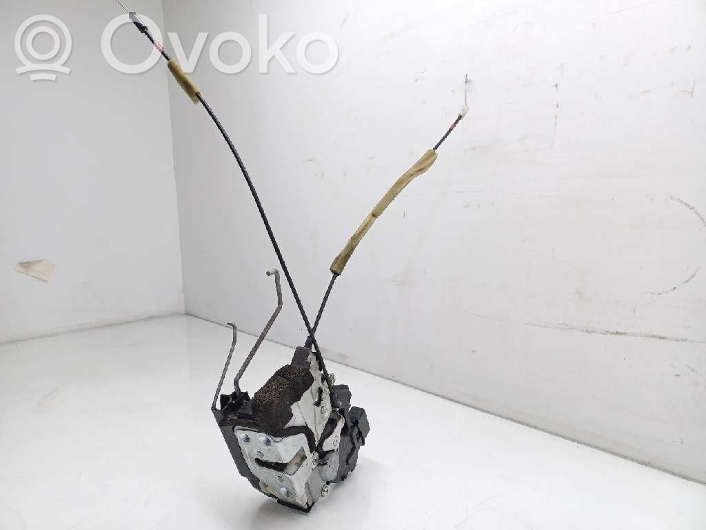 Priekšpusē slēdzene   CD3659310B