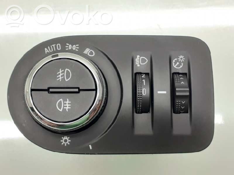 Interruptor de control del panel de luces   39201665,17034789,010315N521665