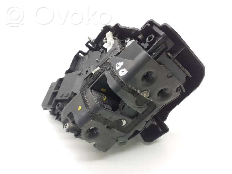 Ford Focus Priekšpusē slēdzene 