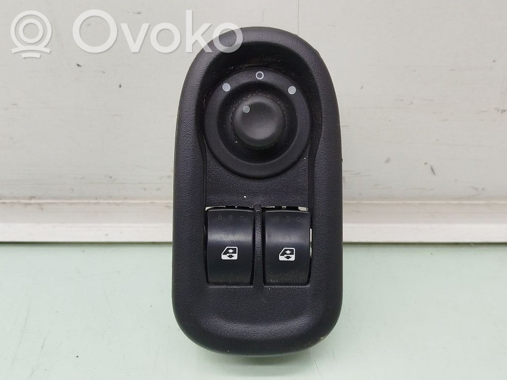 Opel Movano B Electric window control switch 