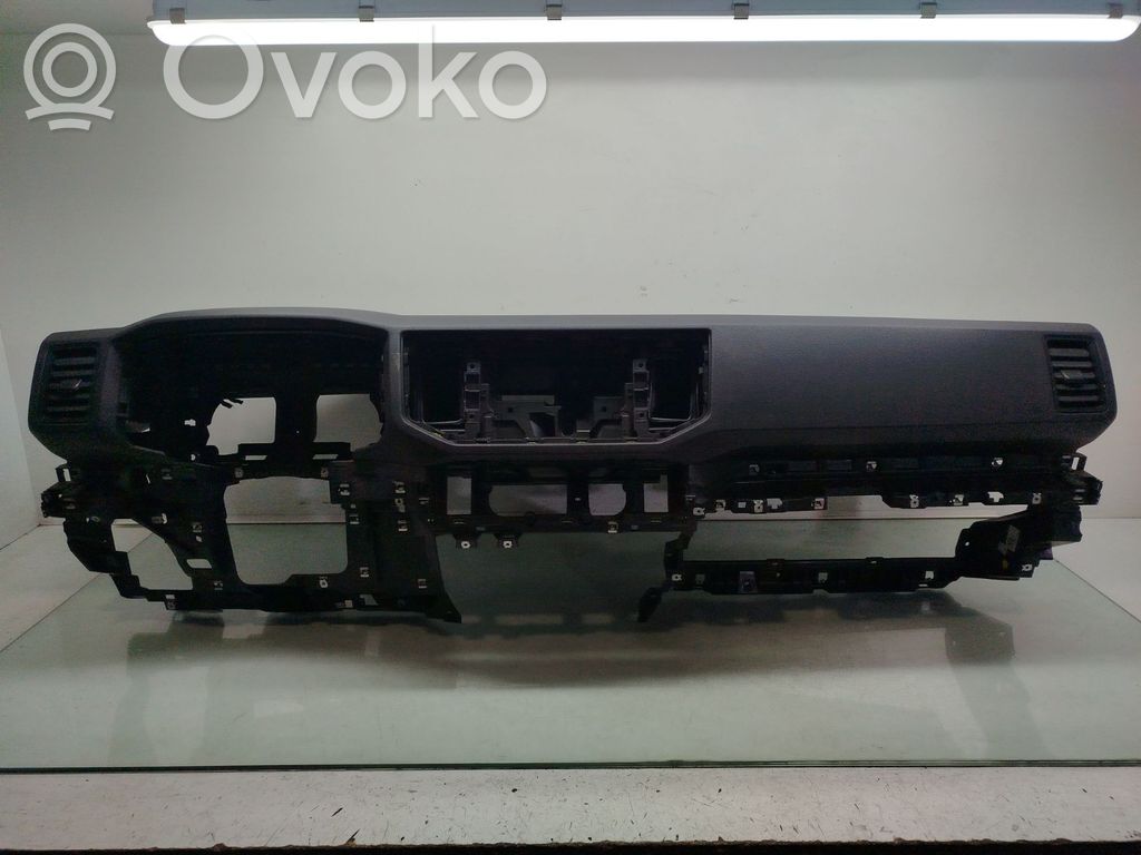 Volkswagen Crafter Panelė 