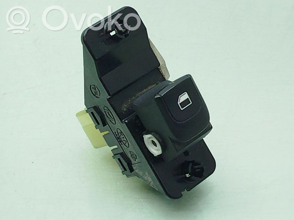 KIA Stonic Interruptor del elevalunas eléctrico 