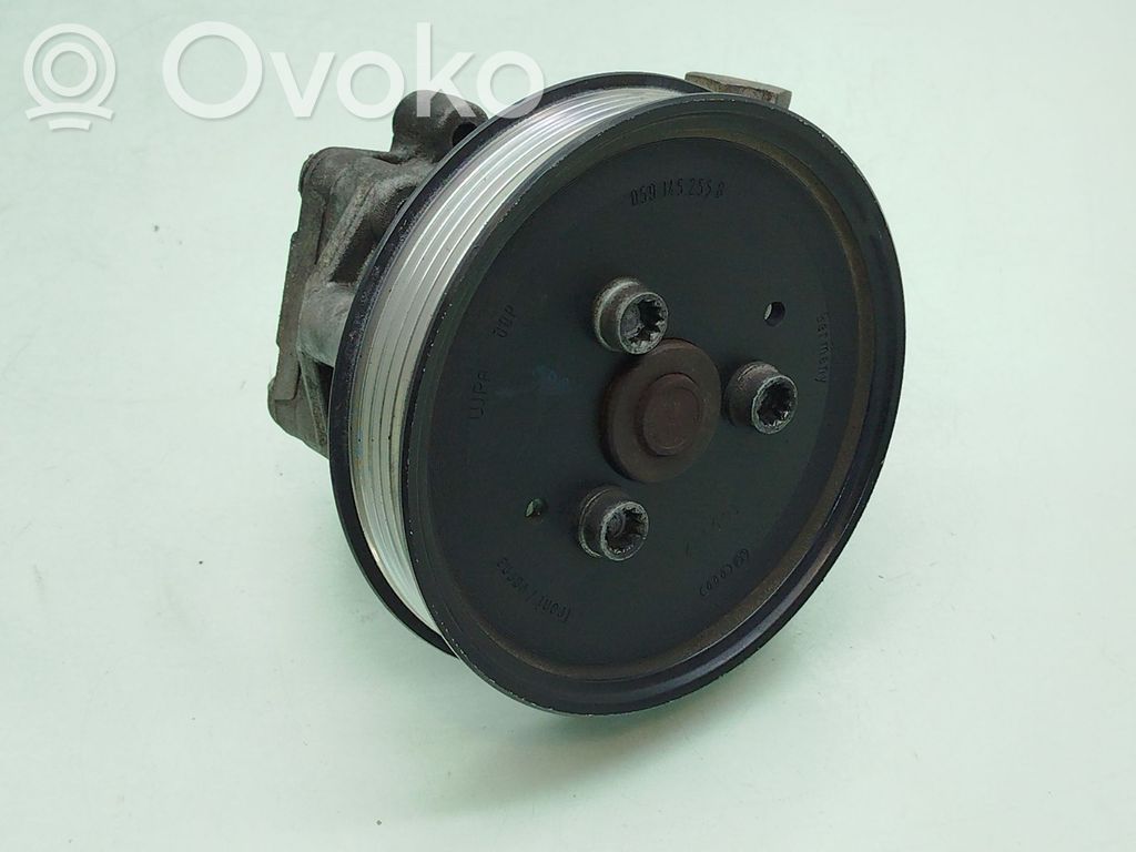 Volkswagen Touareg I Power steering pump 