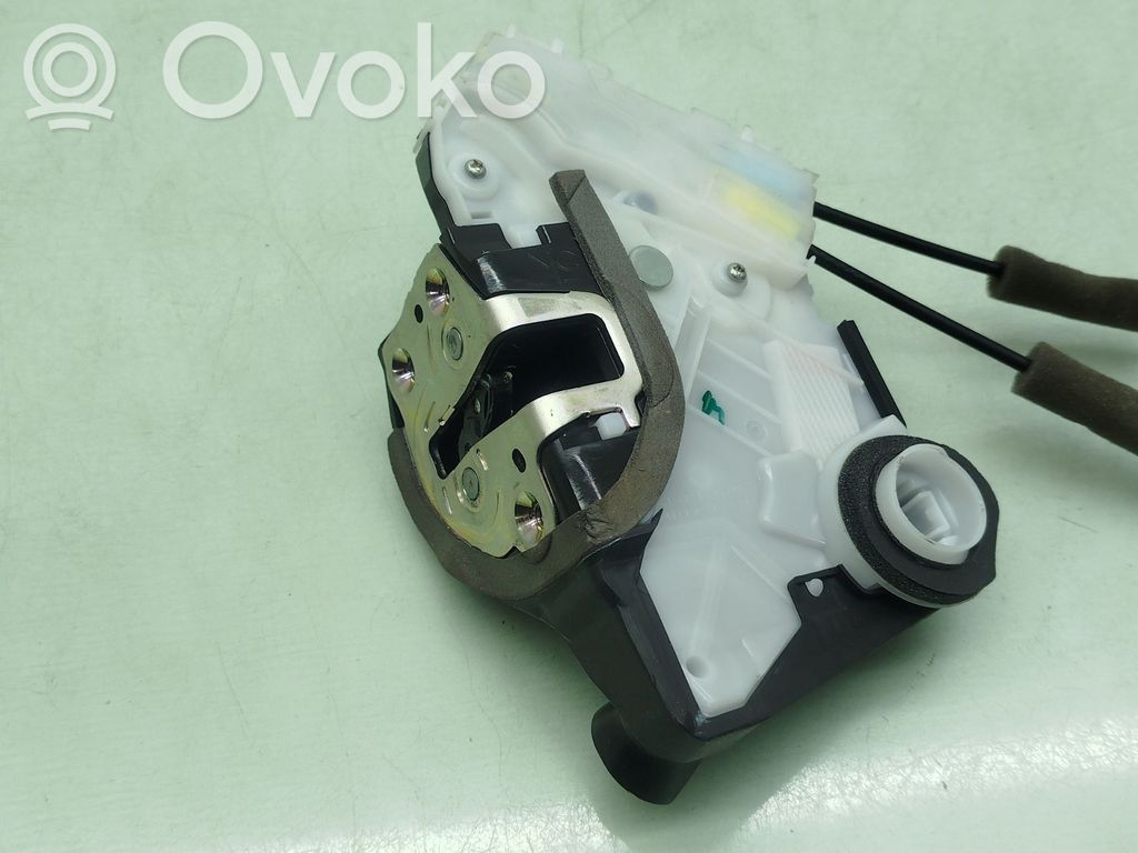 Toyota Yaris Zamek drzwi przednich 