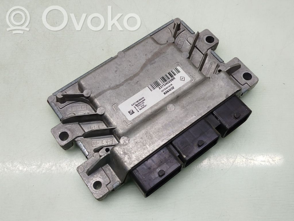 Komputer / Sterownik ECU silnika   237D40258R,A2C19638300,A2C8271440000