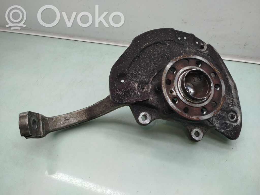 Mercedes-Benz C W205 Fuso a snodo con mozzo ruota anteriore 