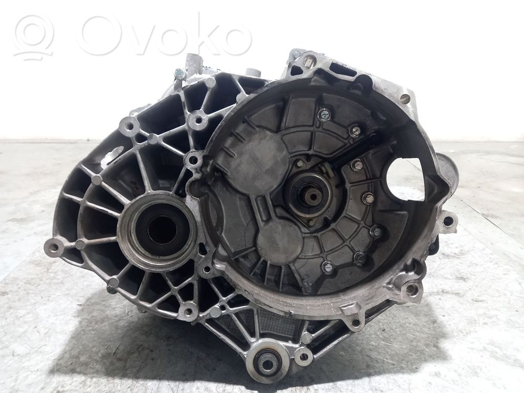 Manualna 5-biegowa skrzynia biegów   RHE,AX300040C,FM6A7002
