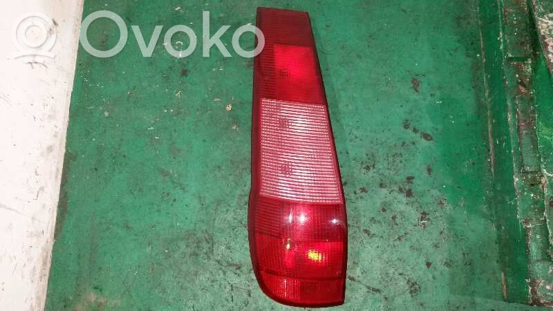 Lámpara de faros/luces traseros
