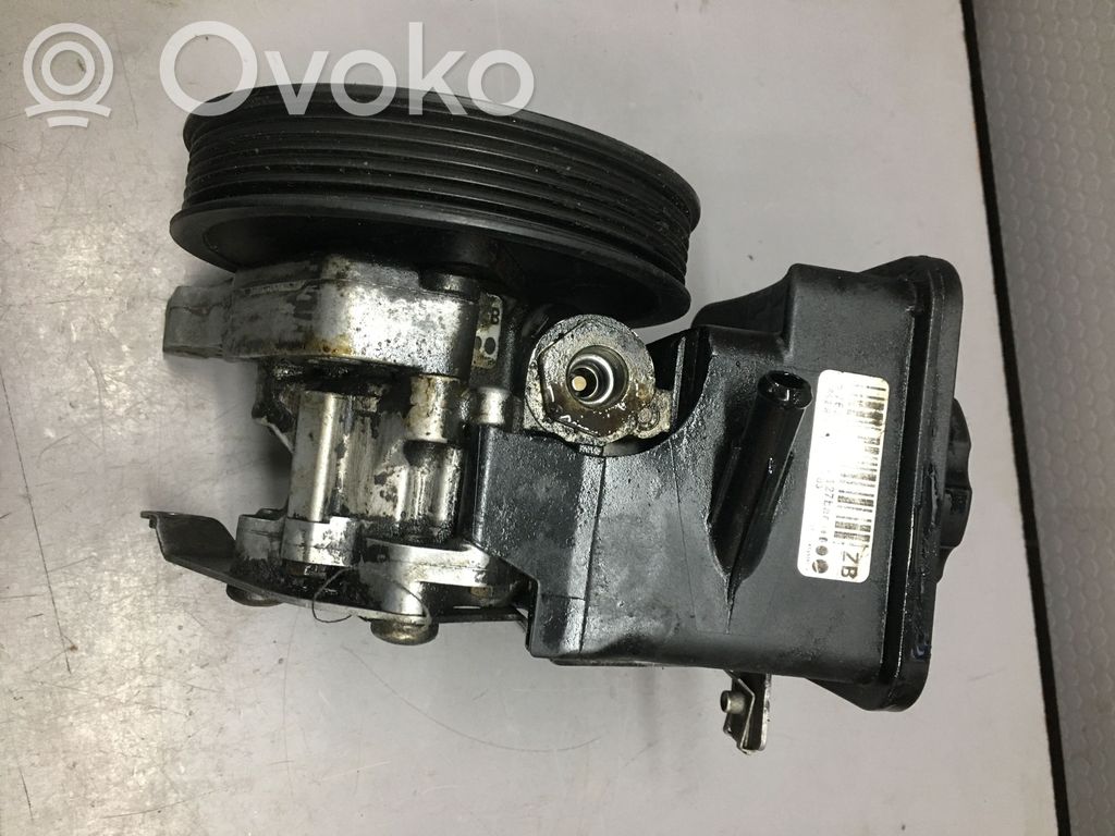 Ohjaustehostimen pumppu   6762279,7692974533