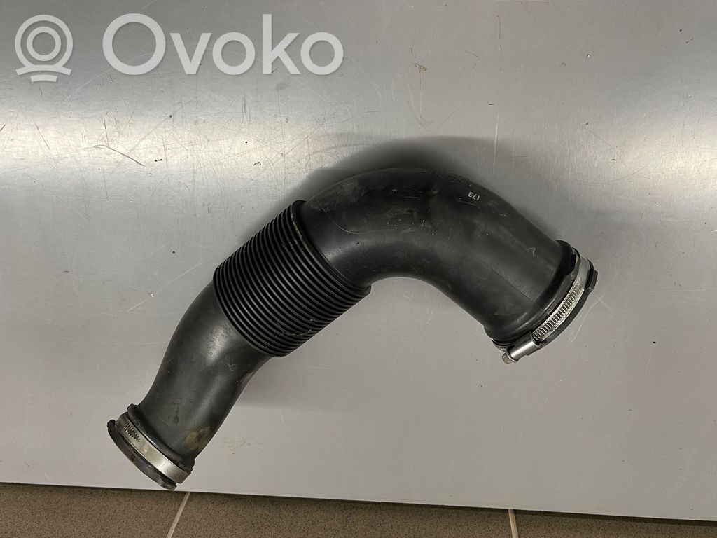 Audi Q7 4L Ilmanoton letku 