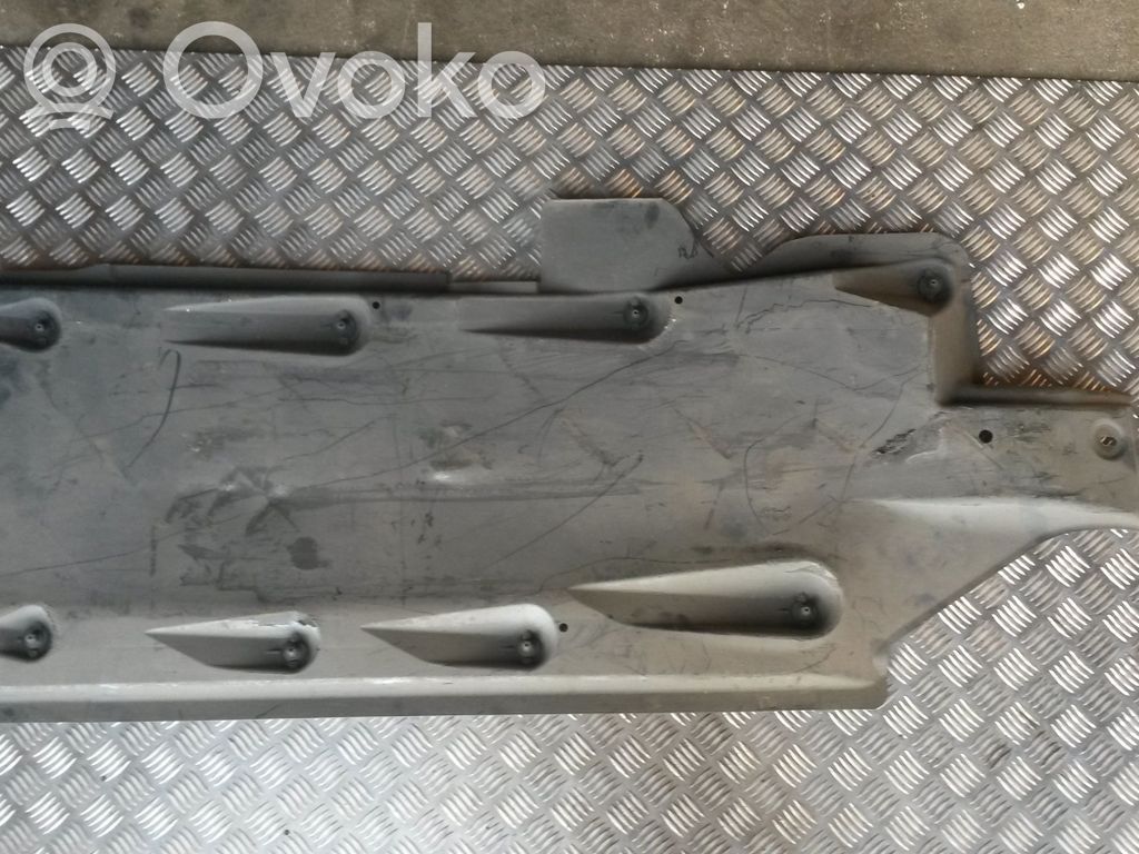 Protección inferior lateral   6R0825201,6R0825201,6R0825201