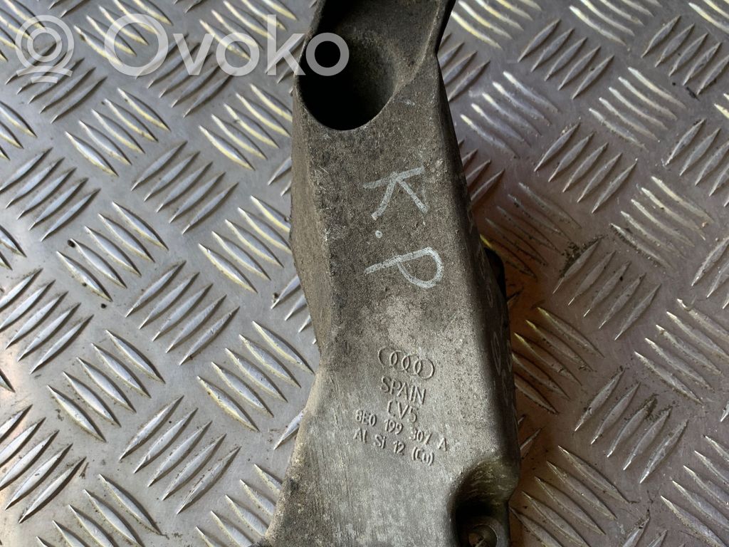 Audi A4 S4 B6 8E 8H Engine mounting bracket 