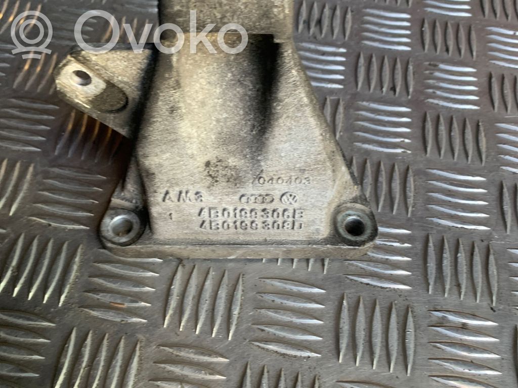Audi A6 S6 C5 4B Engine mounting bracket 