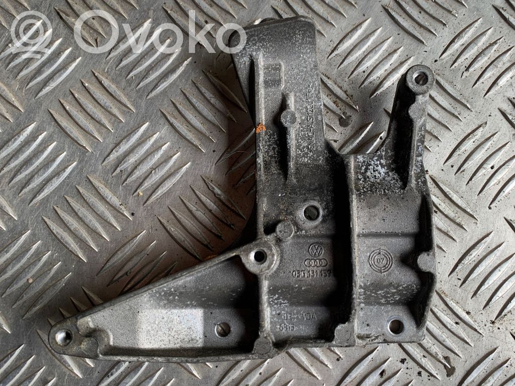 Audi A4 S4 B7 8E 8H Variklio tvirtinimo kronšteinas 