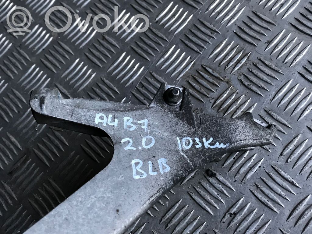 Audi A4 S4 B7 8E 8H Engine mounting bracket 
