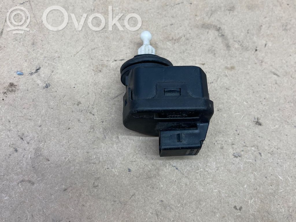 Audi A3 S3 8L Headlight level adjustment motor 