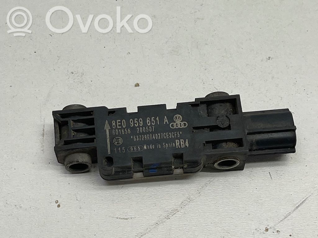 Audi A4 S4 B7 8E 8H Airbag deployment crash/impact sensor 