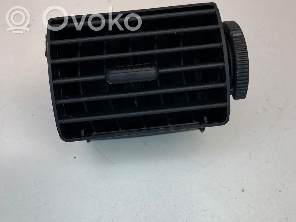 Volkswagen Fox Boczna kratka nawiewu deski rozdzielczej 