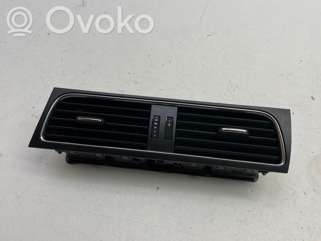Audi A4 S4 B8 8K Dysze / Kratki środkowego nawiewu deski rozdzielczej 