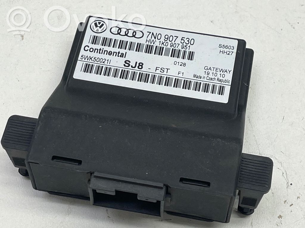 Audi A3 S3 A3 Sportback 8P Gateway control module 
