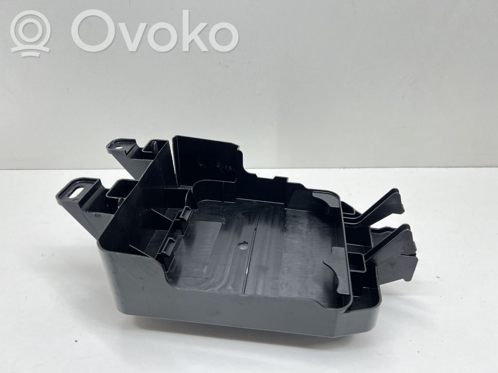 Porsche Cayenne (9Y0 9Y3) Alte piese compartiment motor 