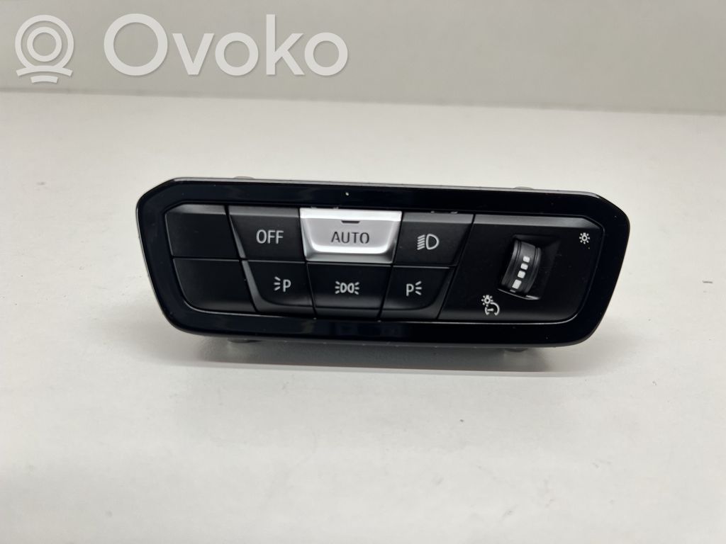BMW 8 G15 Light switch 