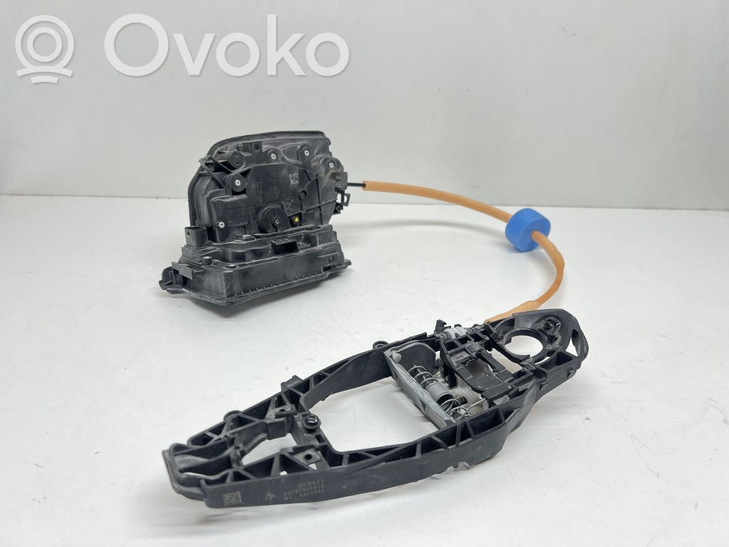 BMW 5 G30 G31 G38 Zamek drzwi tylnych 