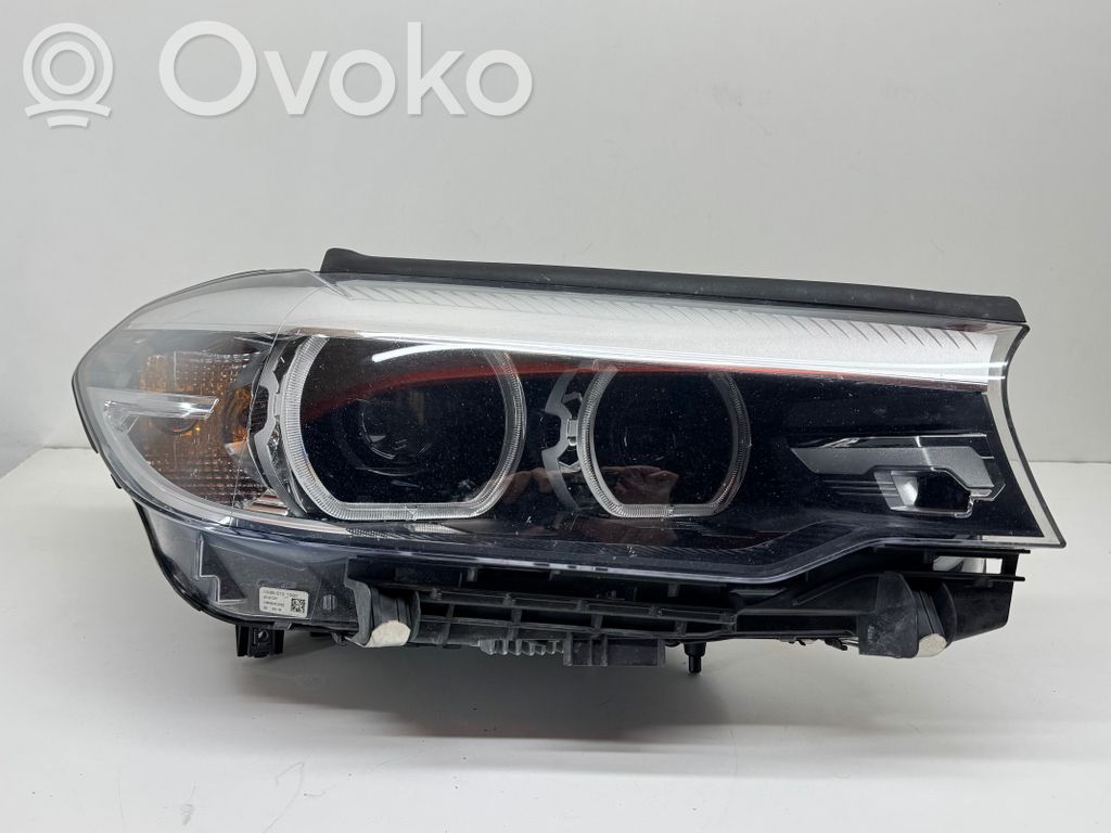 BMW 5 G30 G31 G38 Lampa przednia 