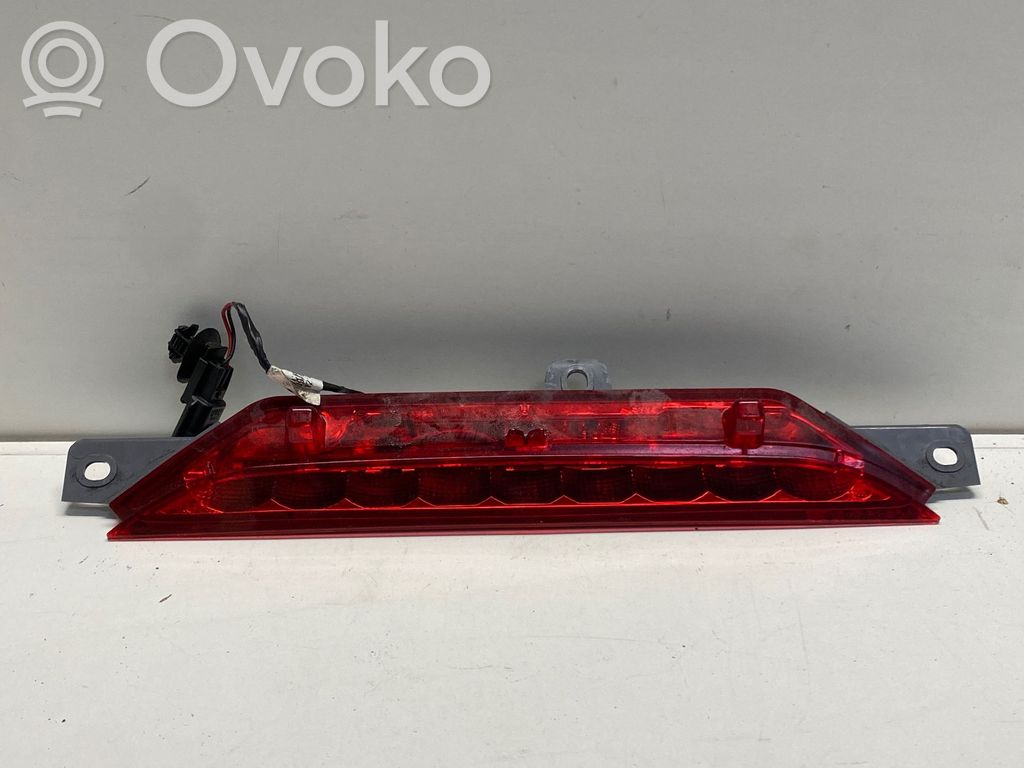 Chrysler Pacifica Third/center stoplight 