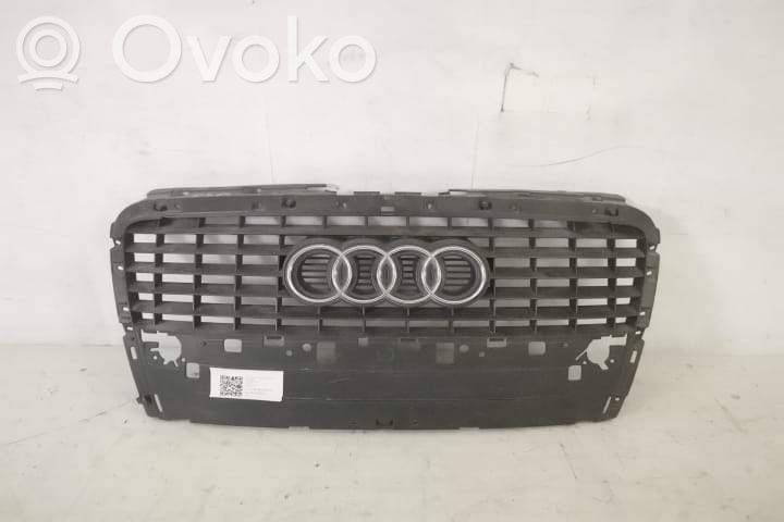 Audi A8 S8 D3 4E Grotelės viršutinės 